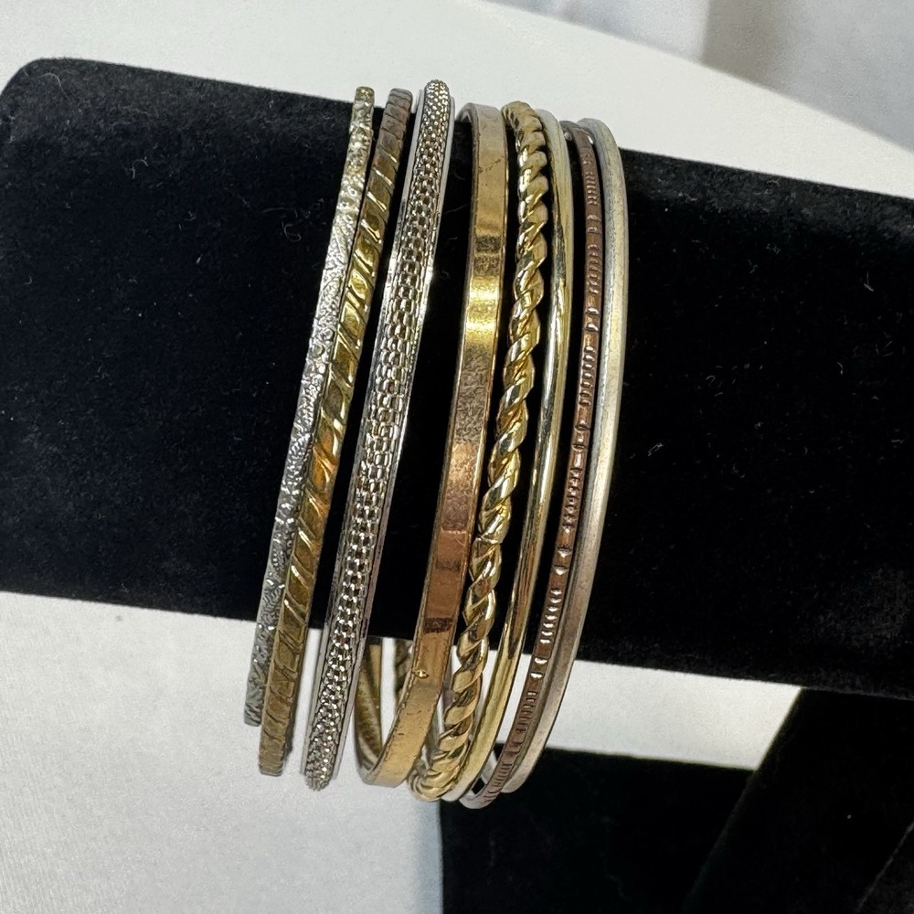 Lot Of 8 Multi‎ Tone Bangle Bracelets
